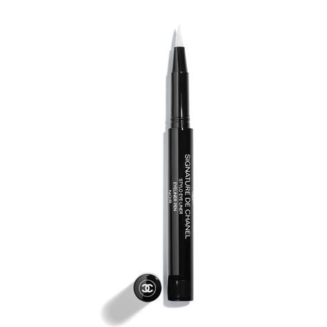 signature de chanel eyeliner pen.